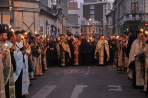Procesiunea cu icoane în jurul Parcului Icoanei din București