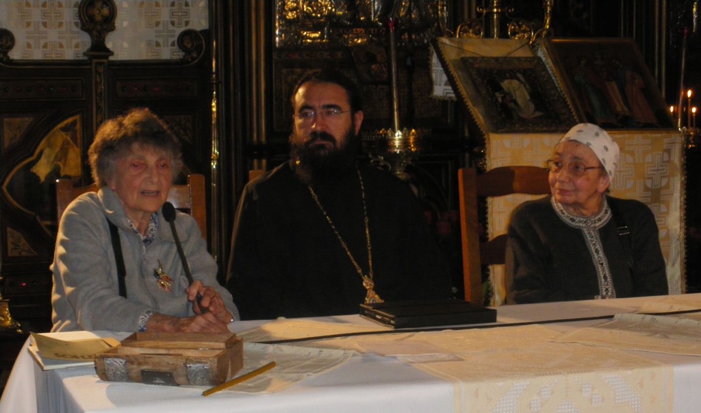 Măriuca și Sandra Vulcănescu, alături de Mitropolitul Iosif, în Catedrala română din Paris