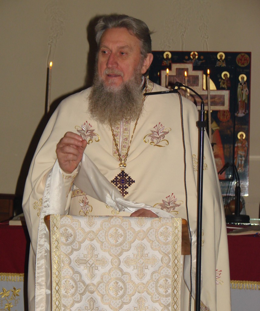 Părintele Vasile Mihoc predicând duminică în biserica românească Sfântul Nicolae din Bruxelles