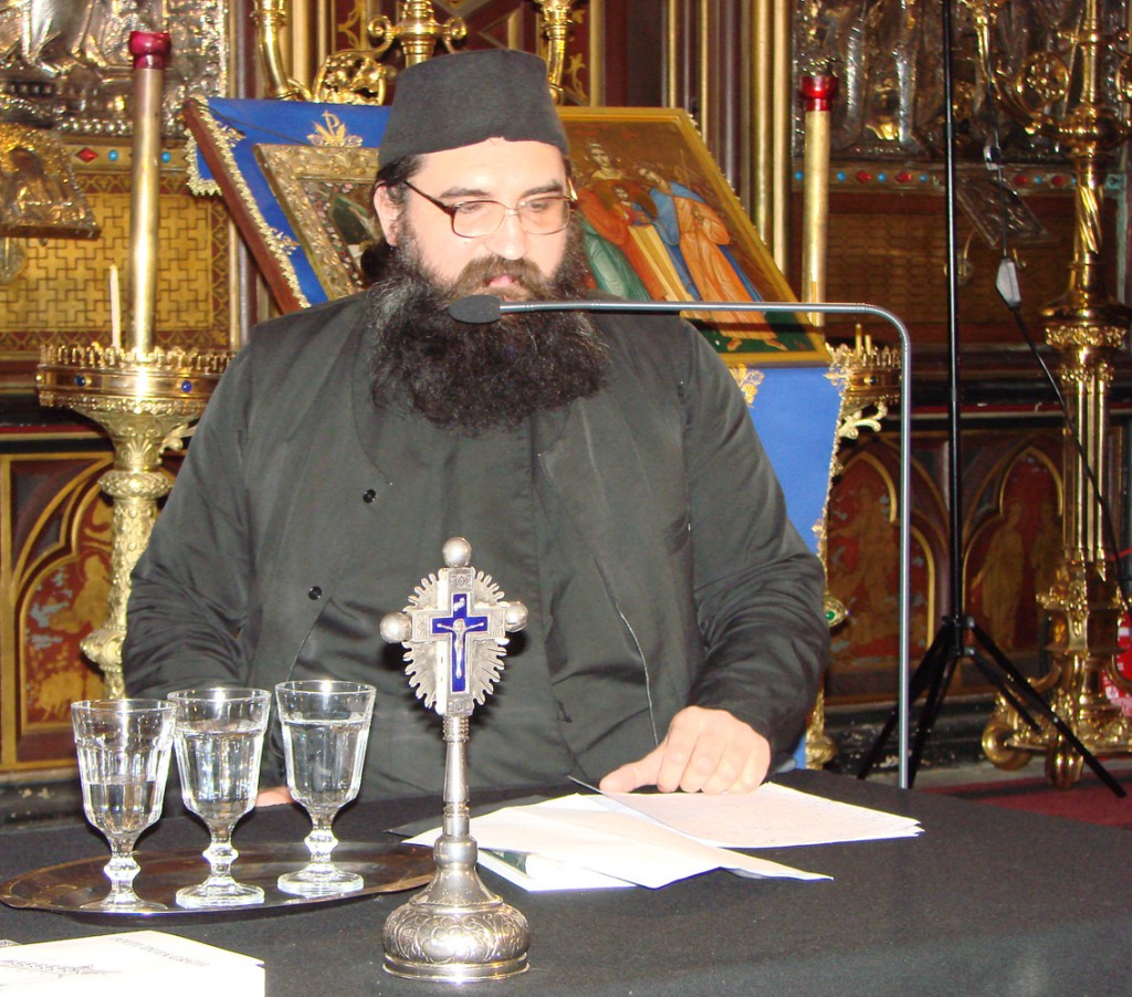 Părintele Moise Iorgovan de la Oașa vorbind despre Valeriu Gafencu în Catedrala Ortodoxă Română Sfinții Arhangheli din Paris